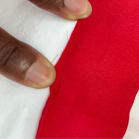 Vintage Silk Scarf King of Clubs Design – Hand-Rolled Mid-Century Pop Art - Picture 11 of 12